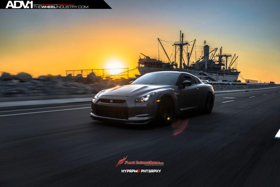  Nissan GT-R on ADV.1 Wheels (ADV50MV1SL) 2015 года  (фото 32 из 36)